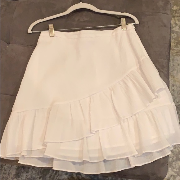 Banana Republic Dresses & Skirts - Banana republic White skirt